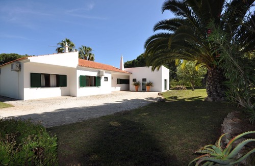 Quarteira Villa | Villa in Vilamoura with Pool near Golf Course