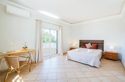 Guia Villa | Villa Isa - Pool - AC - WIFI - BY BEDZY