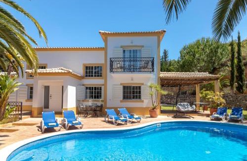 Caramujeira Villa | Villa Isabel Stunning villa BBQ area Pool