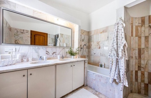 Caramujeira Villa | Villa Lua - Three Bedroom Villa, Sleeps 6