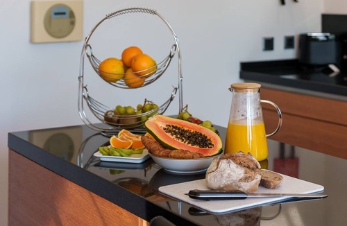 Lagoa House | Villa Marina Luxurious House w/Pool by LovelyStay