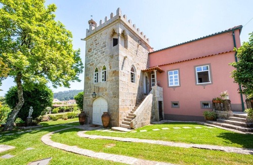 Barcelos Apartment | Villa Martim w/pool and garden by Sé Apartamentos