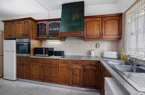 Areias de Sao Joao Villa | Villa Martins with Private Pool, Wi-Fi, and Air Conditioning