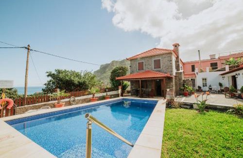 Faial House | Villa Matta by Amazing Madeira
