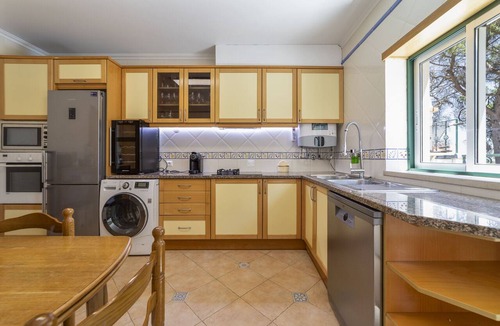 Aldeia das Acoteias Ski Chalet | Villa Moises - an excellent property 500 mts from the famous Falésia beach
