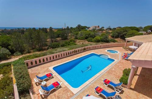 Caramujeira Villa | Villa Ocean View by Villa Plus
