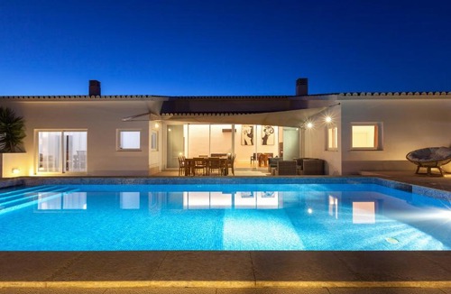 Praia da Luz Villa | Villa Pelargonios -T4, heated saltwater pool