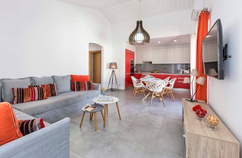 Areias de Sao Joao Villa | Villa 'Petala' with Private Pool, Wi-Fi and Air Conditioning