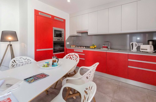 Areias de Sao Joao Villa | Villa 'Petala' with Private Pool, Wi-Fi and Air Conditioning