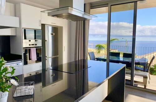 Estreito da Calheta Villa | Villa Pinheira IV,dois quartos ,piscina,jacuzzi e vista mar