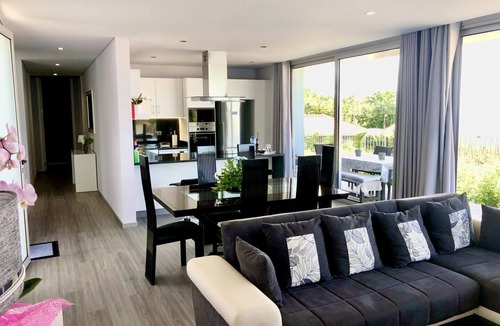 Estreito da Calheta Villa | Villa Pinheira IV,dois quartos ,piscina,jacuzzi e vista mar