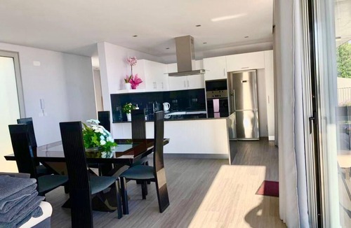 Estreito da Calheta Villa | Villa Pinheira IV,dois quartos ,piscina,jacuzzi e vista mar