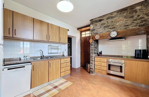 Ribeira da Janela Villa | Villa 'Quinta Do Serrado' with Sea View, Private Garden and Wi-Fi