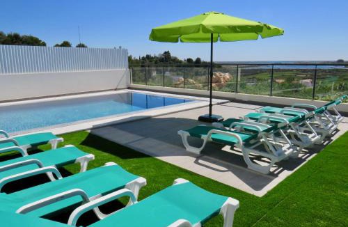 Portimao Villa | Villa Ria Alvor- Swimming pool & Jacuzzi