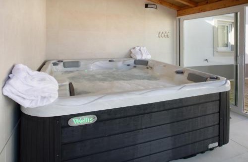 Caldas da Rainha Villa | Villa Rosa com Piscina e Jacuzzi