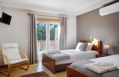 Caldas da Rainha Villa | Villa Rosa com Piscina e Jacuzzi