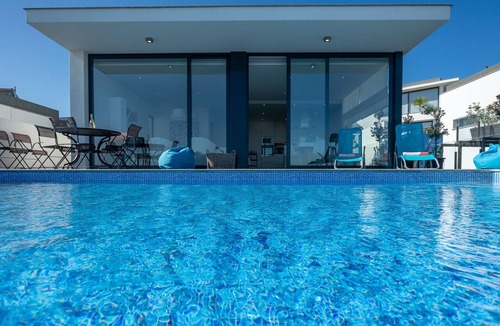 Salir do Porto Villa | Villa São Martinho - Modern Villa with private swimming pool and sea views