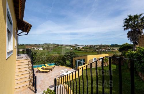 Ericeira Villa | Villa Safarujo by AcasaDasCasas