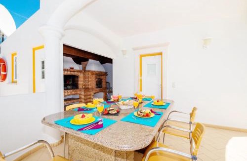 Santa Eulalia Villa | Villa Samoa - Moradia com piscina aquecível e BBQ em Albufeira