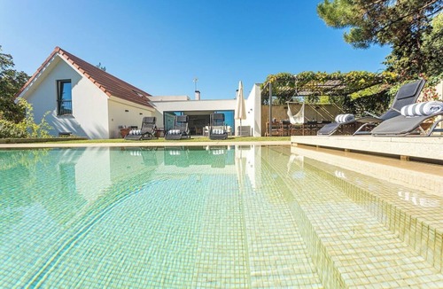Eugaria Villa | Villa Santamaria - Summer holiday home with Sintra mountains views and private pool