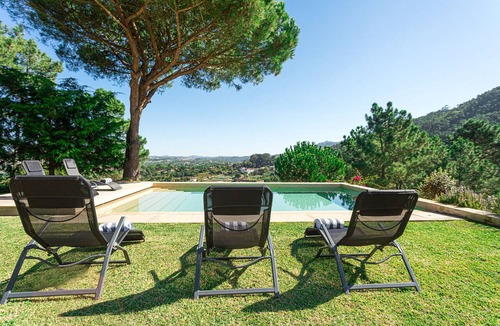 Eugaria Villa | Villa Santamaria - Summer holiday home with Sintra mountains views and private pool