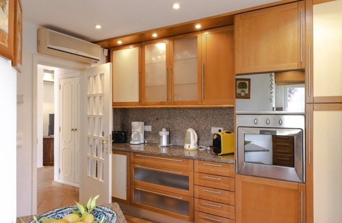 Vilamoura Villa | Villa Sara - Traditional villa up to 8 persons with pool, garden and BBQ, near the beach and a golf resort in Vilamoura - Algarve