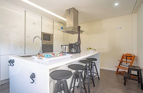 Charneca de Caparica e Sobreda Villa | Villa Sassi - Recent private short-term rental villa with swimming pool and barbecue by Allure Villas
