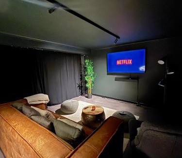 Nazare Villa | Villa Serenity Tapada - Pool, Cinema Room & Gym