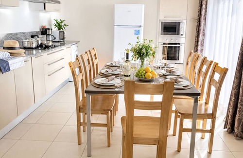 Areias de Sao Joao Villa | Villa Sete, Beautiful Spacious Private 5 Bedroom Villa, Albufeira Town
