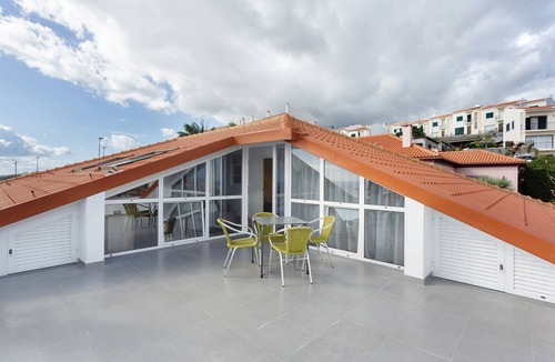 Santa Cruz Villa | Villa 'Sky and Sea Haven' with Sea View, Wi-Fi, and Air Conditioning