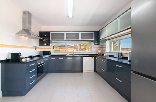 Picota Villa | Villa 'Sunrise House' with Sea View, Wi-Fi and Air Conditioning
