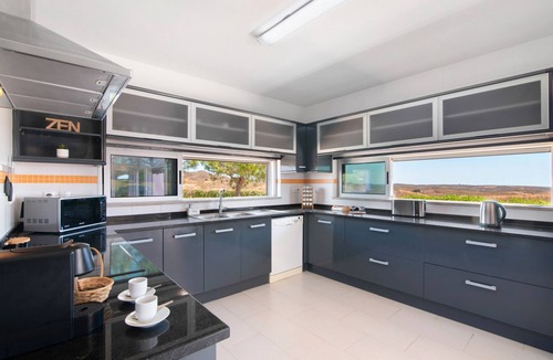 Picota Villa | Villa 'Sunrise House' with Sea View, Wi-Fi and Air Conditioning
