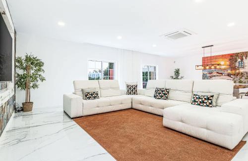 Alporchinhos Villa | Villa Sunset Haven by Interhome
