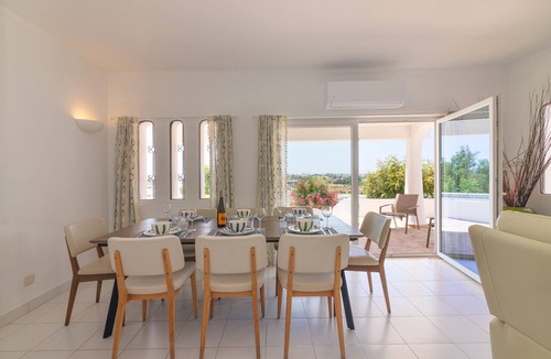Vale de Parra Villa | Villa 'The Belavista Collection, Algarve' with Sea View, Wi-Fi and Air Conditioning
