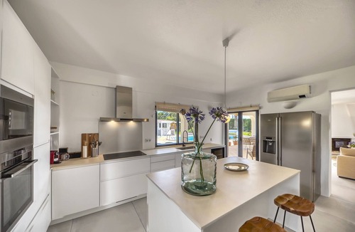 Estombar Villa | Villa Torrinha - Amazing villa for 10 with private pool!