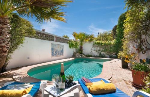 Praia da Luz Villa | Villa Tres Irmaos by Villa Plus