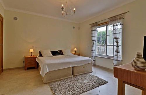 Vale do Garrao Villa | Villa Varandas Do Lago 5 Bedroom Villa Private Pool Table Tennis