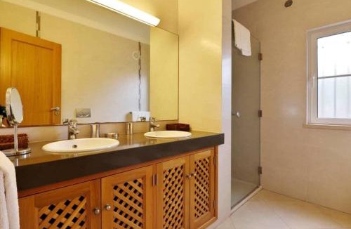 Vale do Garrao Villa | Villa Varandas Do Lago 5 Bedroom Villa Private Pool Table Tennis