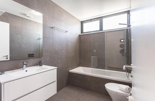 Salir do Porto Villa | Villa view bay with Jacuzzi