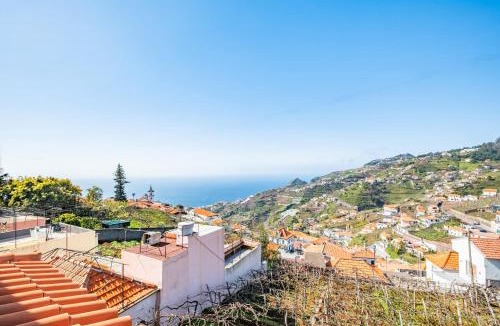 Estreito de Camara de Lobos House | Villa Vineyard by Homie