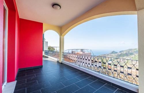Estreito de Camara de Lobos House | Villa Vineyard by Homie
