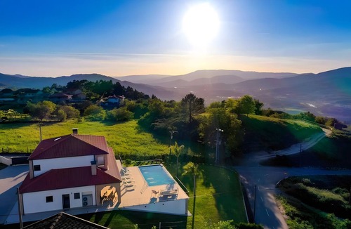 Lavradas Villa | Villa Vista D'Ouro – Luxury Mountain View, Wi-Fi & Air Conditioning