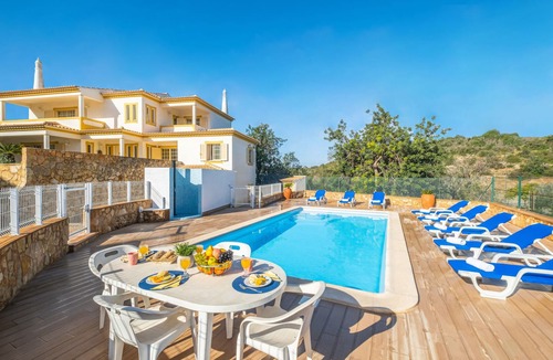 Albufeira Villa | Villa w/heatable pool & comfort, Albufeira