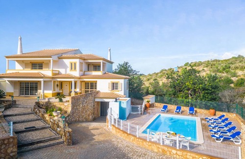 Albufeira Villa | Villa w/heatable pool & comfort, Albufeira