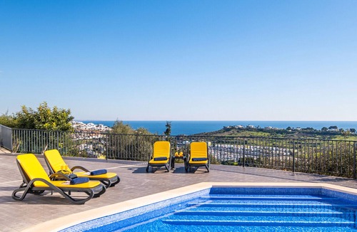 Cerro de Aguia Villa | Villa w/Pool & BBQ near Albufeira Marina