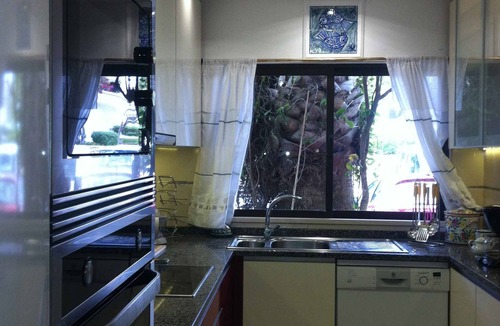 Alporchinhos House | Villa with air conditioning, balcony and pool
