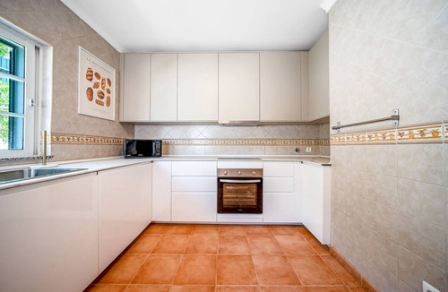 Monte Raposo Villa | Villa with Heatable Pool & BBQ in Alcantarilha