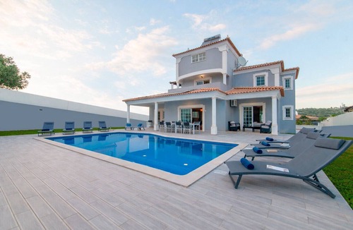 Albufeira Villa | Villa with heatable pool and BBQ