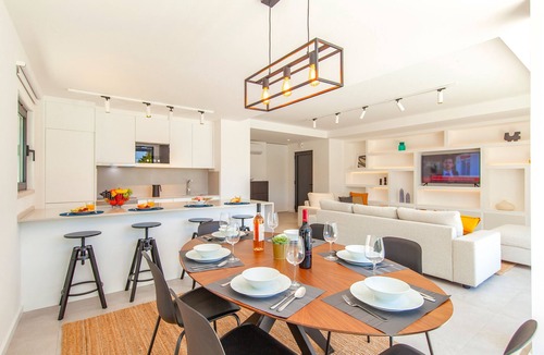 Carvoeiro Villa | Villa with Jacuzzi & Heatable Pool in Carvoeiro
