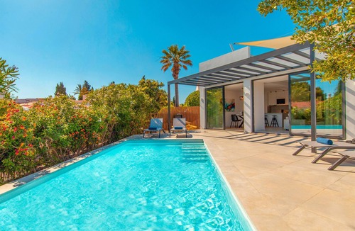 Carvoeiro Villa | Villa with Jacuzzi & Heatable Pool in Carvoeiro